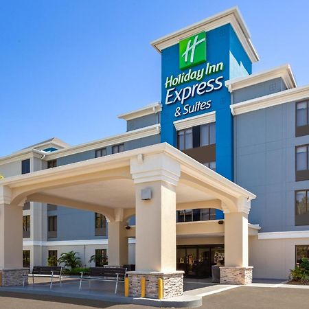 Holiday Inn Express Hotel & Suites Tampa-Rocky Point Island By Ihg Exterior photo