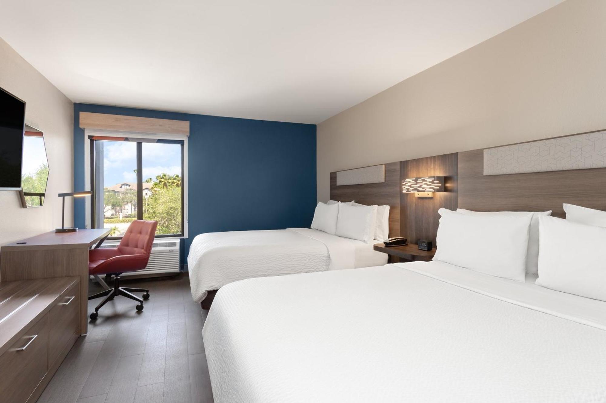 Holiday Inn Express Hotel & Suites Tampa-Rocky Point Island By Ihg Exterior photo