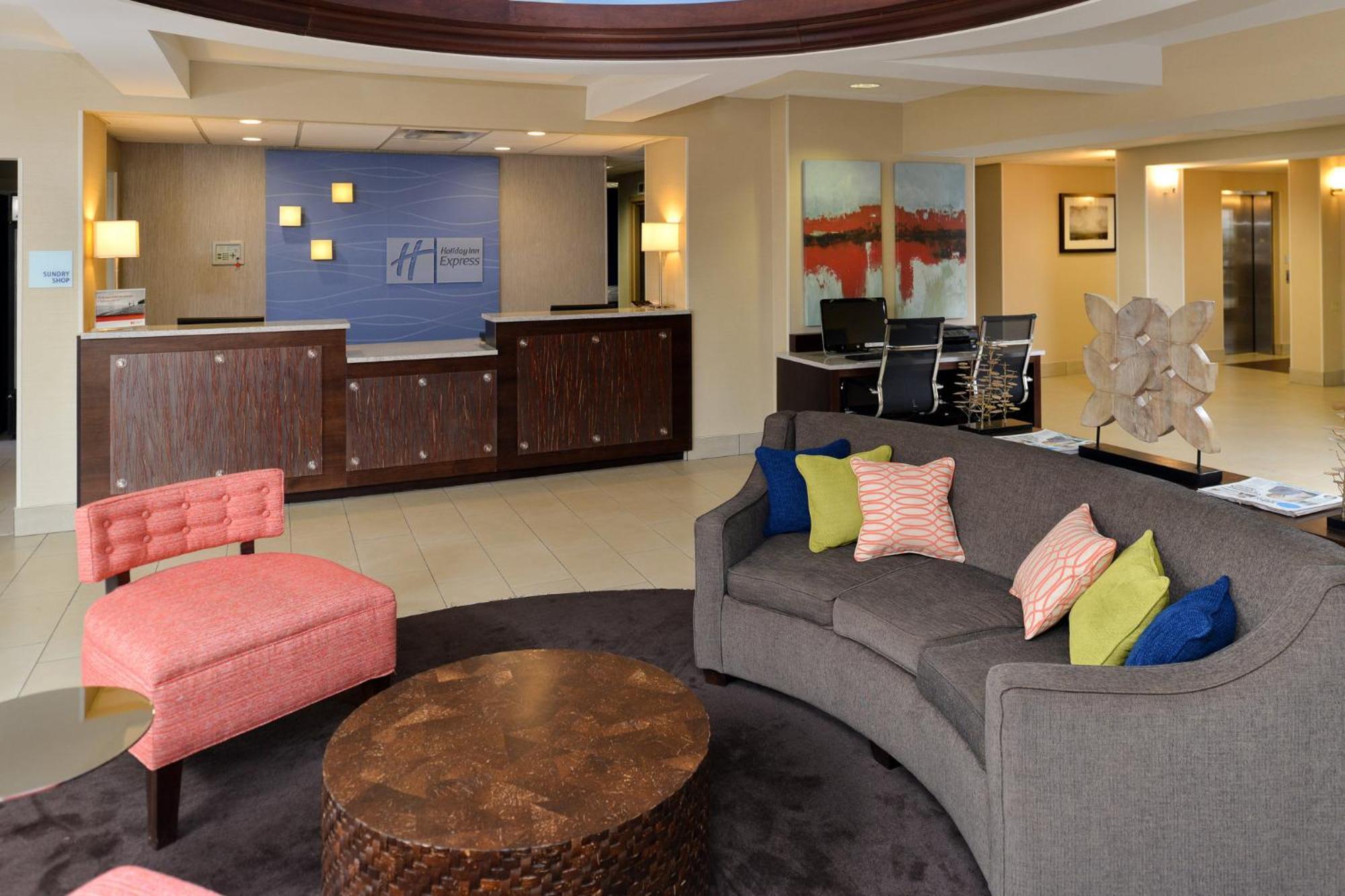 Holiday Inn Express Hotel & Suites Tampa-Rocky Point Island By Ihg Exterior photo