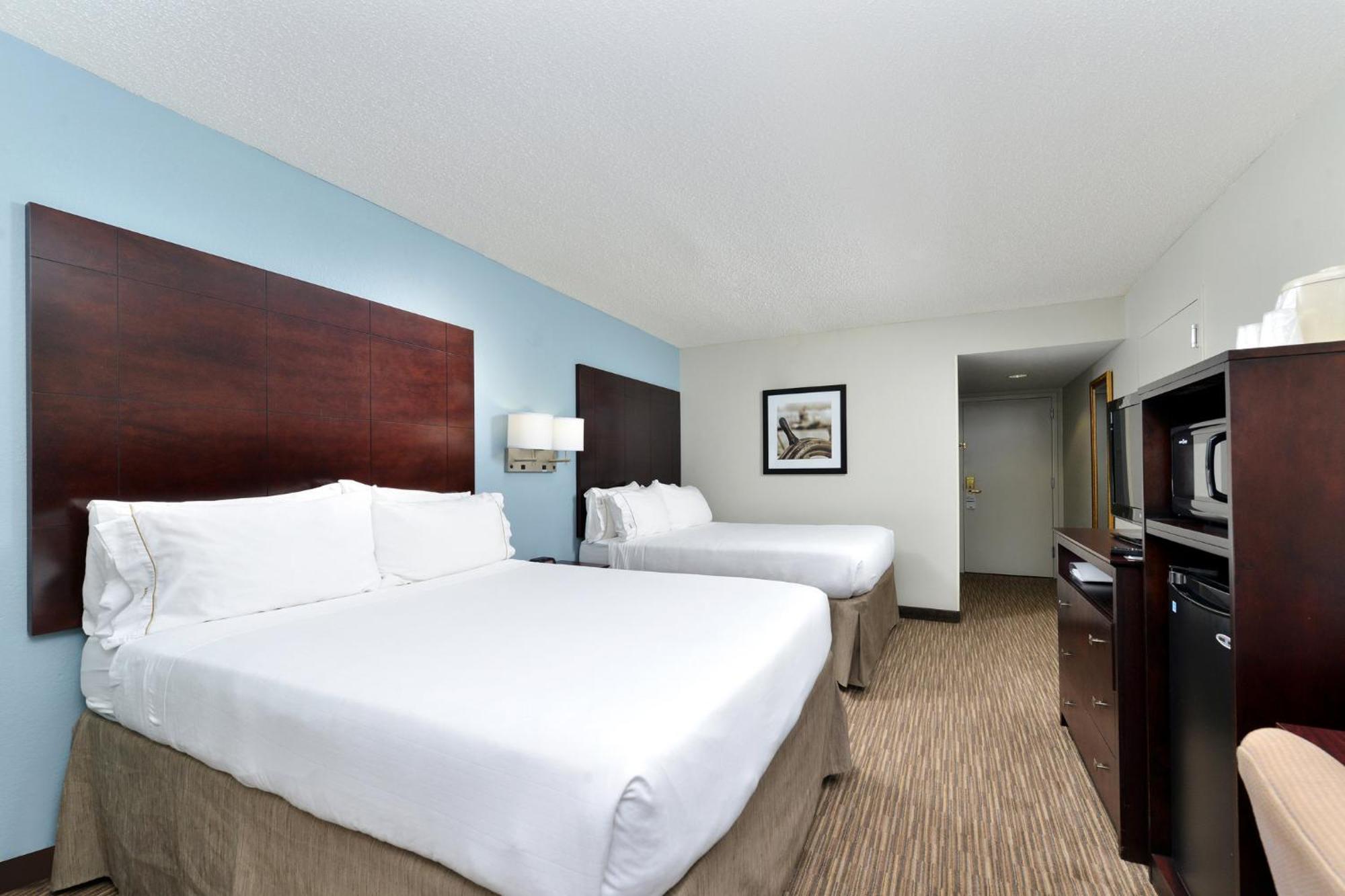 Holiday Inn Express Hotel & Suites Tampa-Rocky Point Island By Ihg Exterior photo