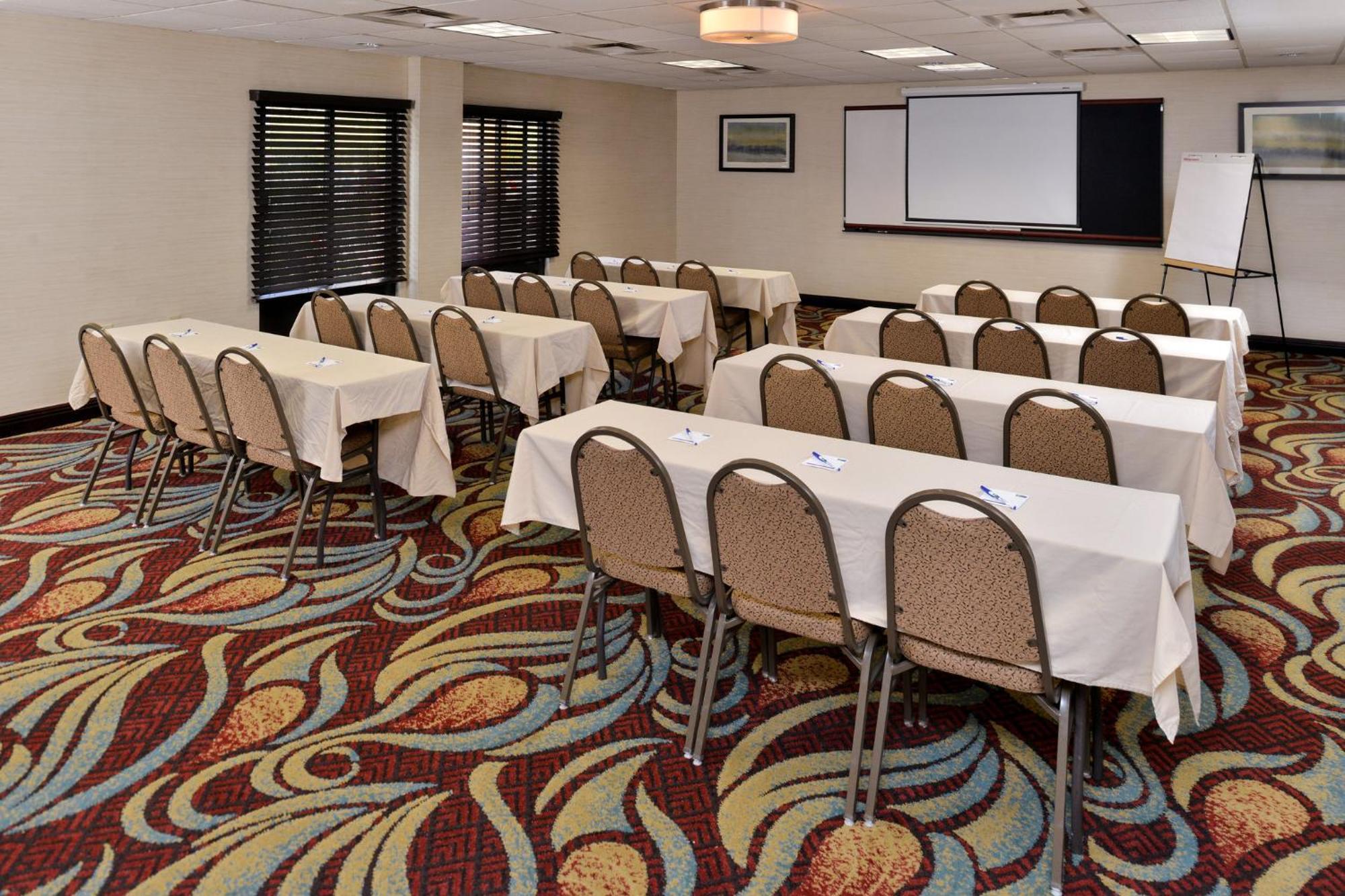 Holiday Inn Express Hotel & Suites Tampa-Rocky Point Island By Ihg Exterior photo
